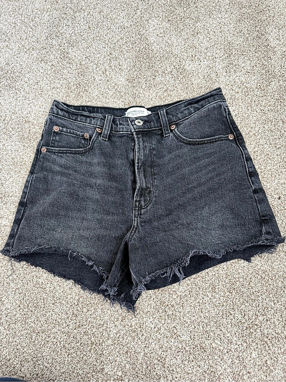 Abercrombie & Fitch The ‘90s Relaxed Cutoff Short High Rise Size 28/6